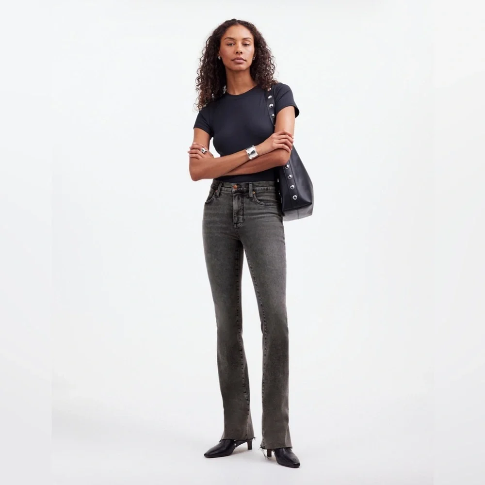 EUC Madewell Kick Out Full-Length Jeans 25 - small tear back